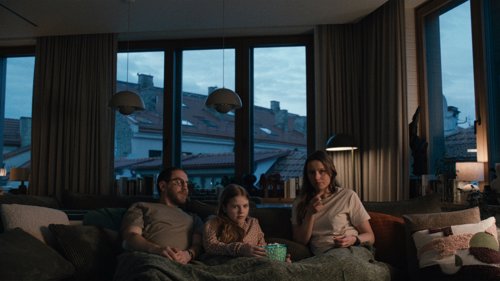 How to Divorce During the War